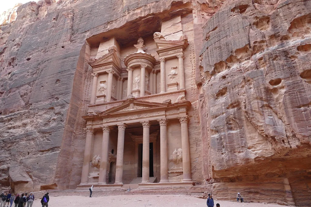 The Treasury (Al-Khazneh) facade and plaza at Petra
